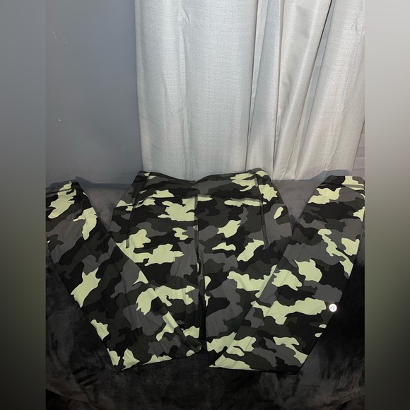 Lululemon leggings - Picture 8 of 10